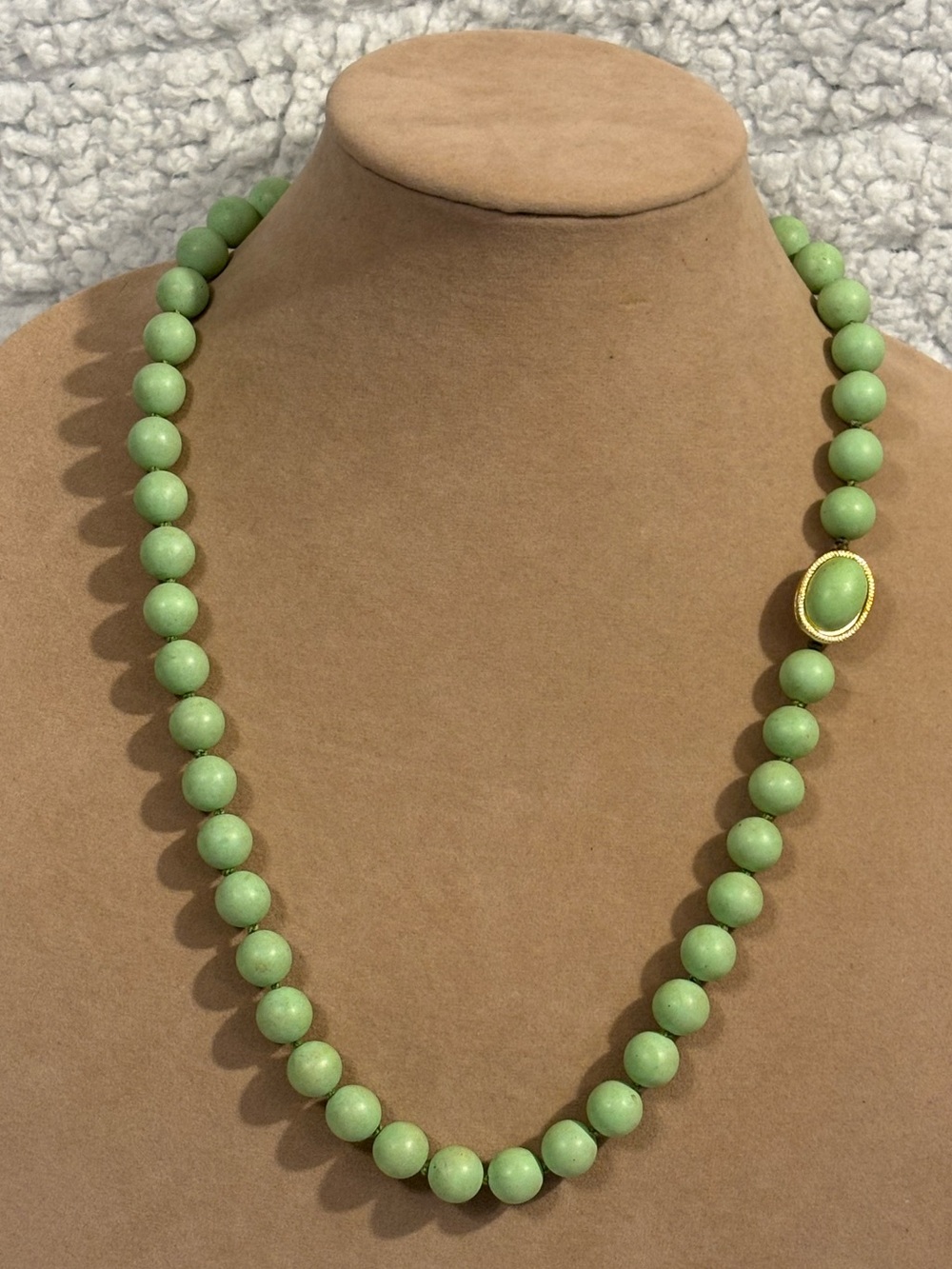 Vintage Green Stone Bead Necklace Jade Look Knotted Strand Gold Tone Clasp 24"
